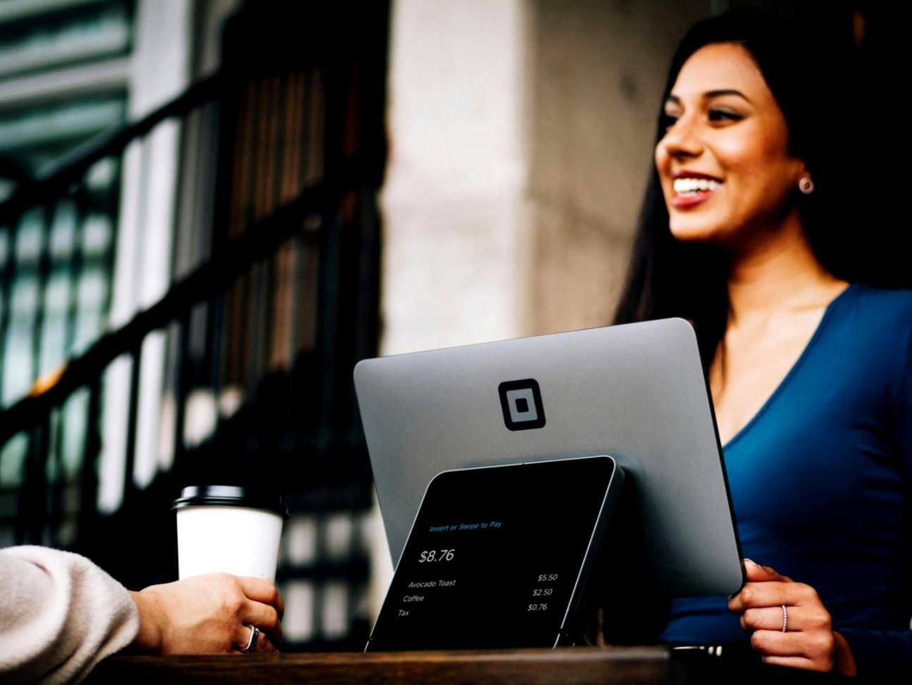 Workshop-Teilnehmer arbeiten gemeinsam an Finanzplanungsstrategien